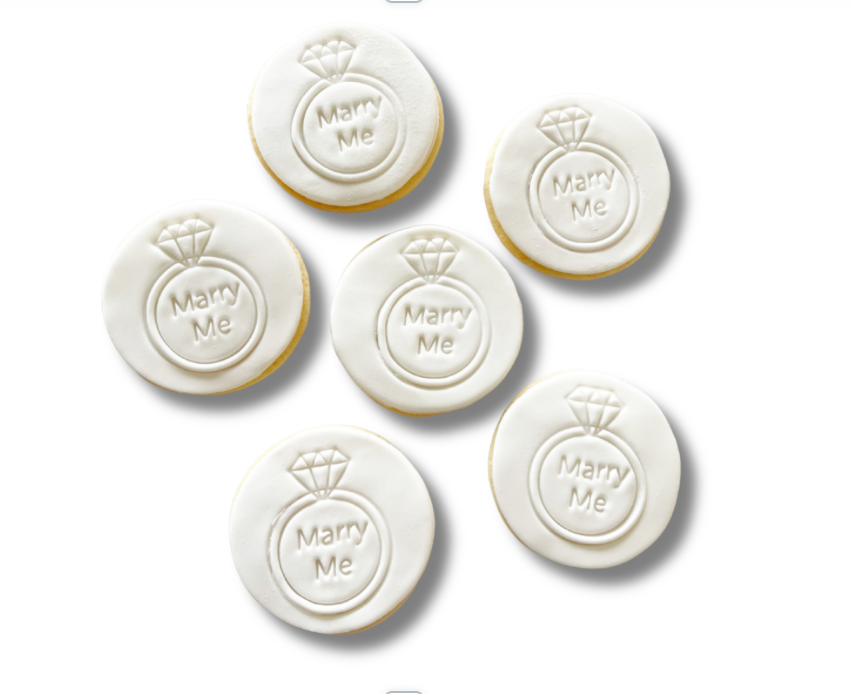 Order custom wedding cookies in Auckland – personalised, handcrafted treats perfect for wedding favours, dessert tables & engagement parties. NZ-wide delivery