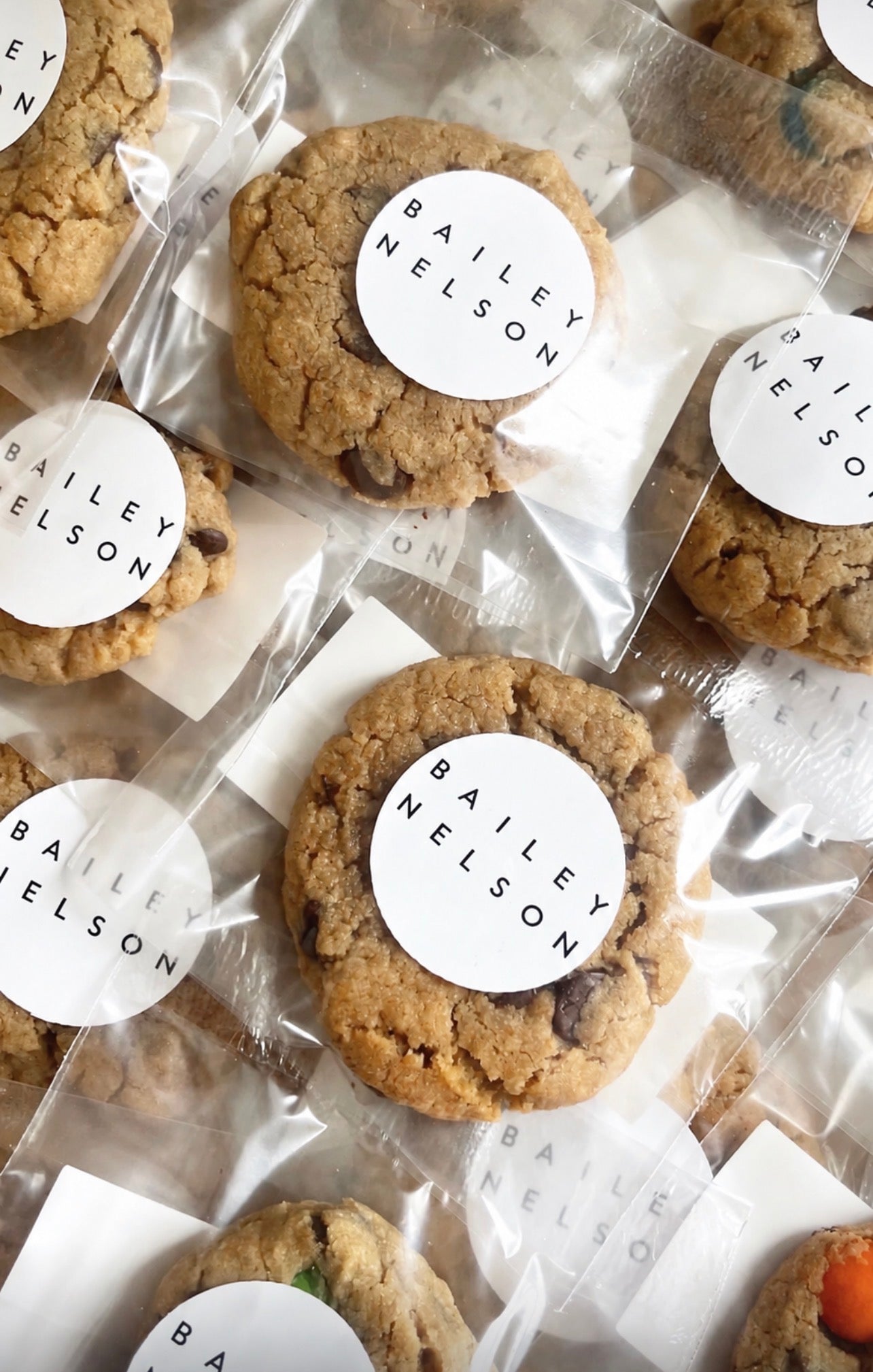 100 Custom Gourmet Cookies