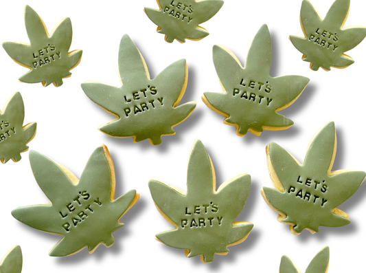 Order custom wedding cookies in Auckland – personalised, handcrafted treats perfect for wedding favours, dessert tables & engagement parties. NZ-wide delivery