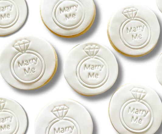 Order custom wedding cookies in Auckland – personalised, handcrafted treats perfect for wedding favours, dessert tables & engagement parties. NZ-wide delivery
